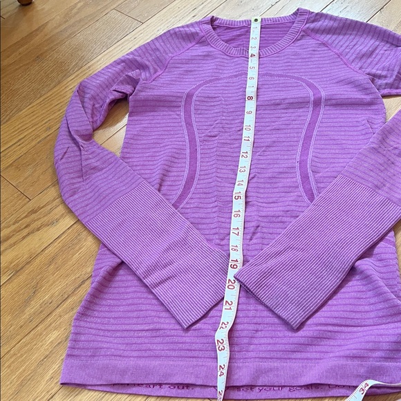 Lululemon Long Sleeve Grape Performance Toow/ Stripes; Thumbholes Stretchy XS - Picture 7 of 11